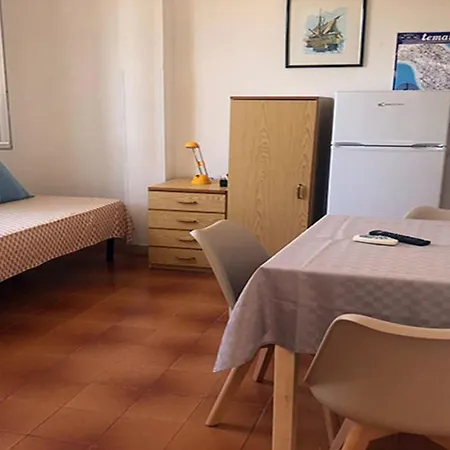 Aparthotel Odegos *