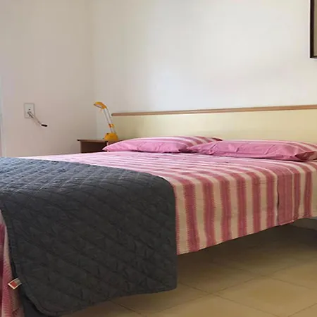 Aparthotel Odegos *