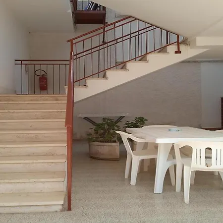 Aparthotel Odegos *