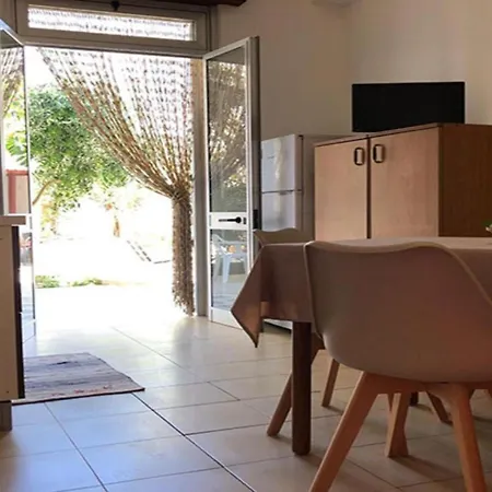 Aparthotel Odegos *
